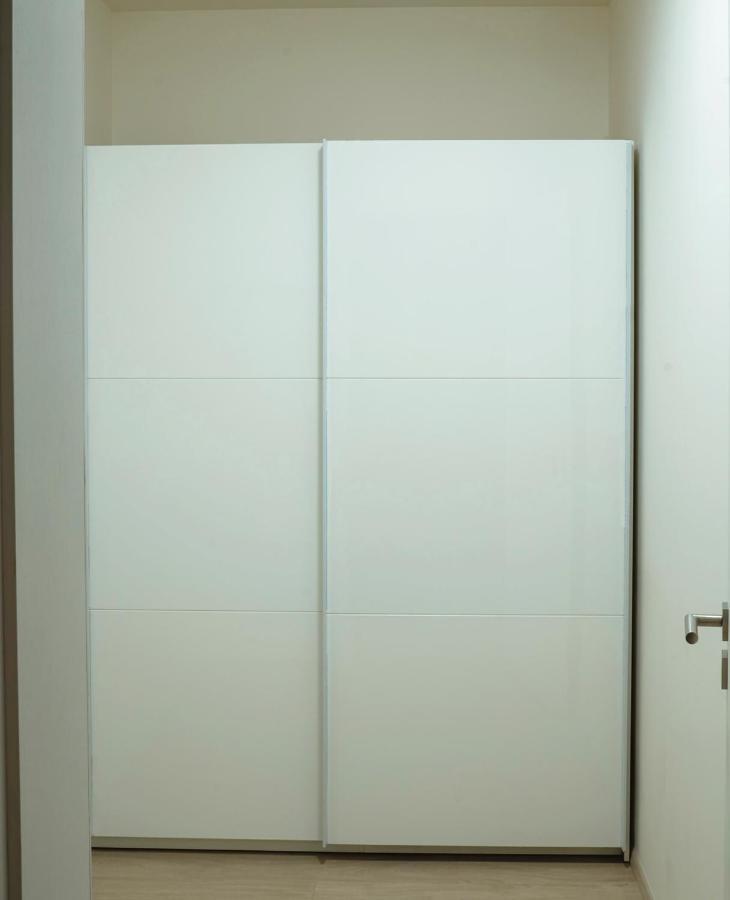 Tran Chien Apartment With Free Private Parking 프라하 외부 사진