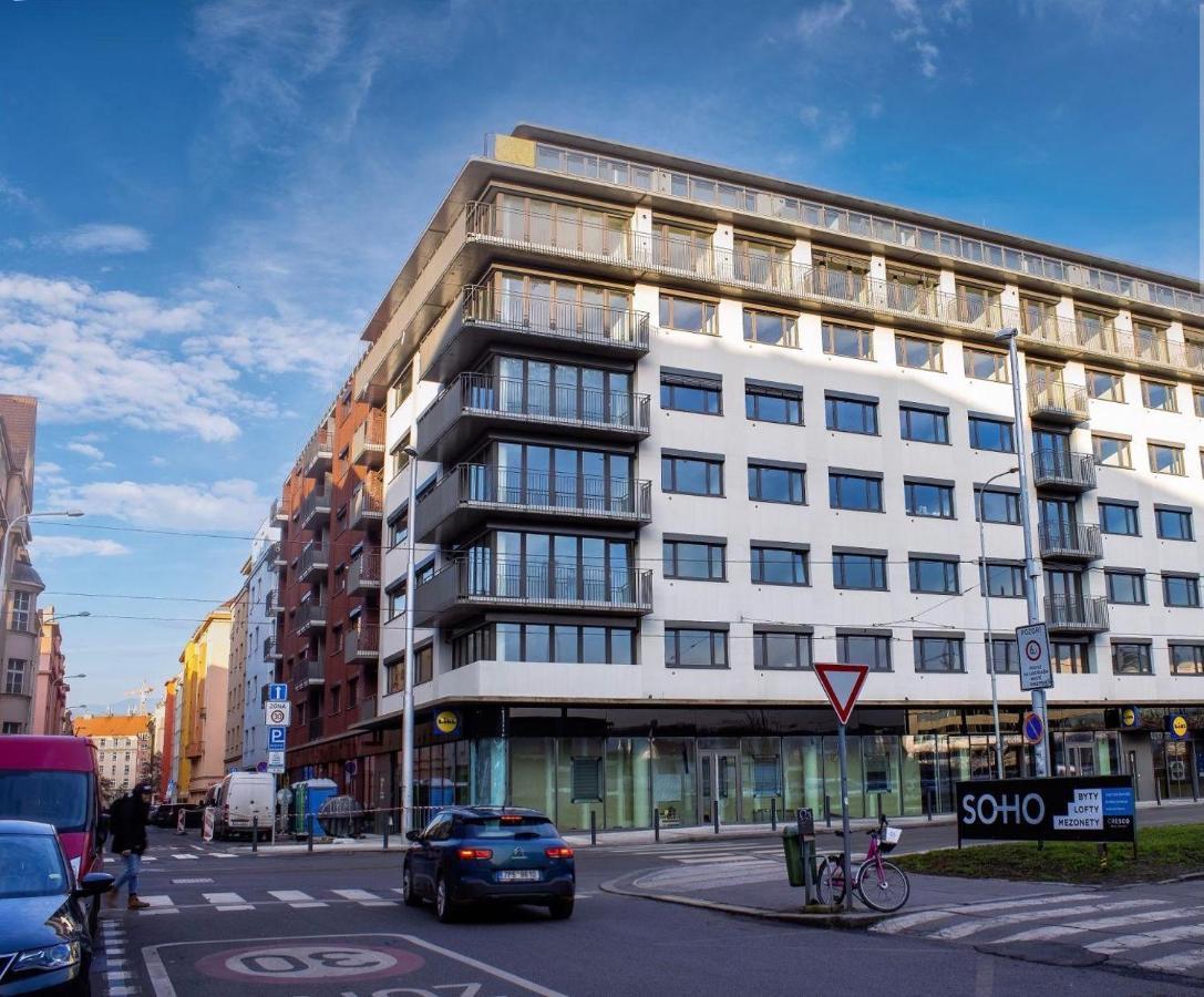 Tran Chien Apartment With Free Private Parking 프라하 외부 사진